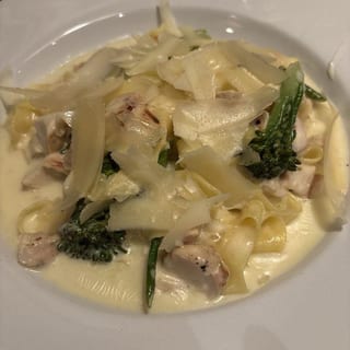 Fettuccine Alfredo